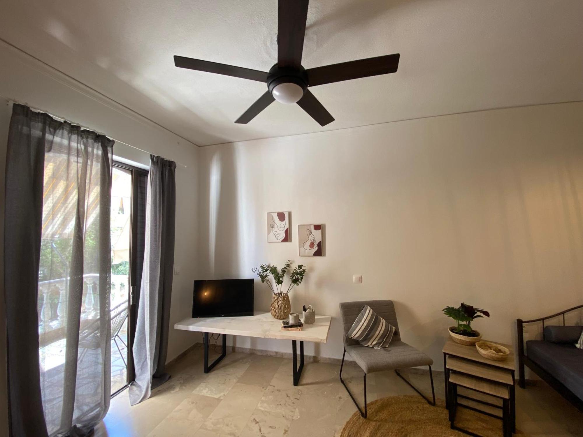 Apartment Seaside Akrata's House